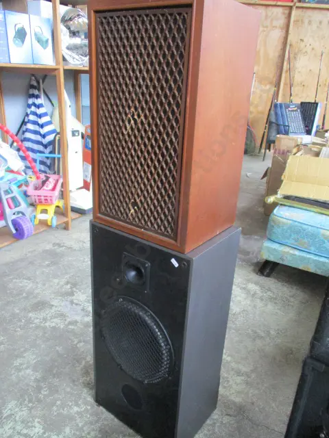 Speakers Image 1++